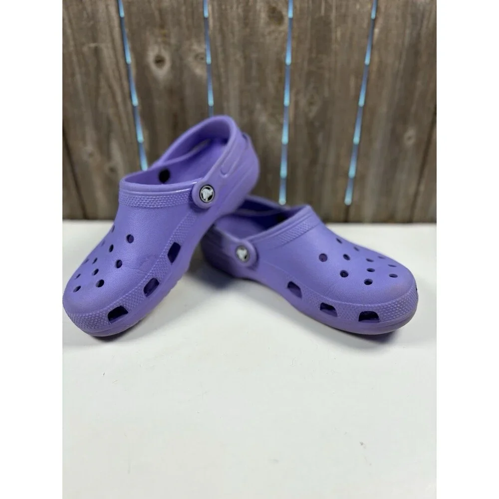 Crocs Classic Clog Kids Mens 4 / Women’s 6 Purple Slip-On Comfort Shoes